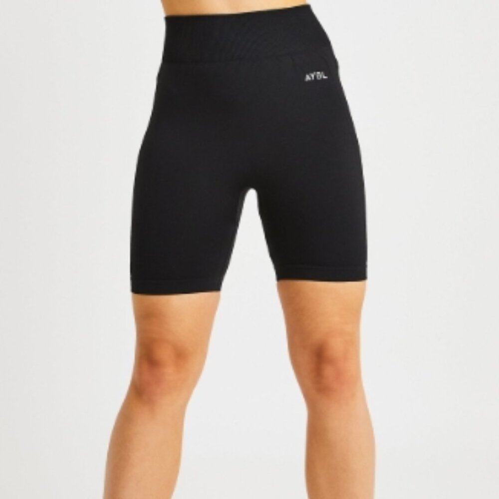 Motion Seamless Cycling Shorts - Jet Black